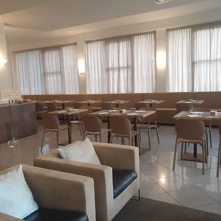 比安卡贝拉酒店 3*